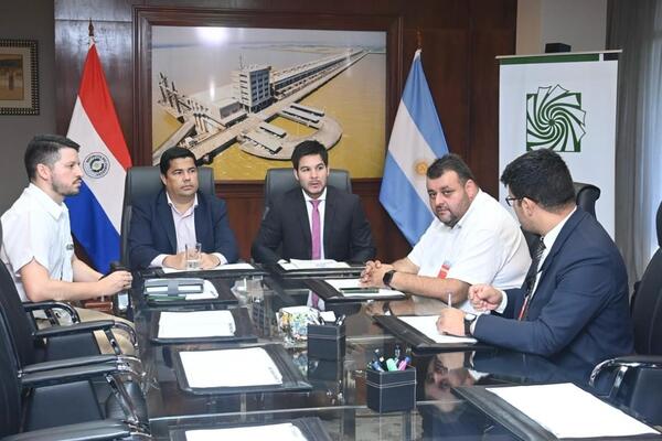 Proponen a la EBY una alianza para atender necesidades de la niñez y la adolescencia en su área de influencia
