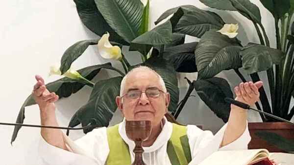 Fallece el padre Carlos Lalo Alborno, conocido por su labor solidaria y obras sociales