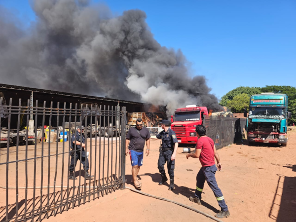 Incendio en taller mecánico de San Antonio dejó una persona fallecida - Megacadena - Diario Digital