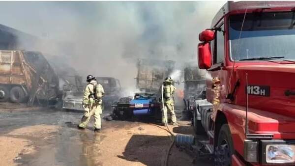 En taller mecánico un camión explotó y hubo un fallecido