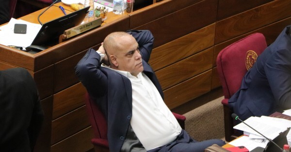 Bachi cruza a Sole Nuñez y pide que sus fundaciones sean incluidas en la ley contra el nepotismo