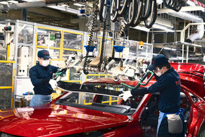 Toyota vuelve a prorrogar suspensi贸n parcial de producci贸n en Jap贸n por test irregulares - Revista PLUS
