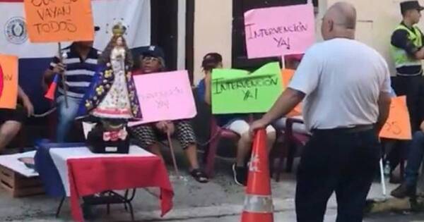 La Nación / Jubilados ruegan por intervención de la Caja Municipal