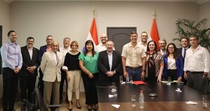 Peña tranquiliza a los científicos y envía las primeras señales a los intendentes sobre los fondos para los municipios