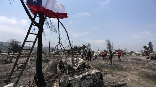 Aumentan a 122 los fallecidos en los devastadores incendios de Chile