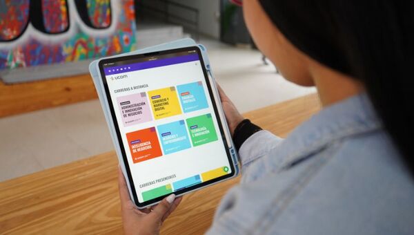 InfoUniversidades: Ucom se enfoca en la carrera del emprendedor (con rápida inserción en el mercado)