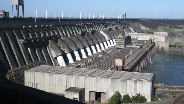 Itaipú arranca el año transfiriendo más de USD 46 millones al Estado