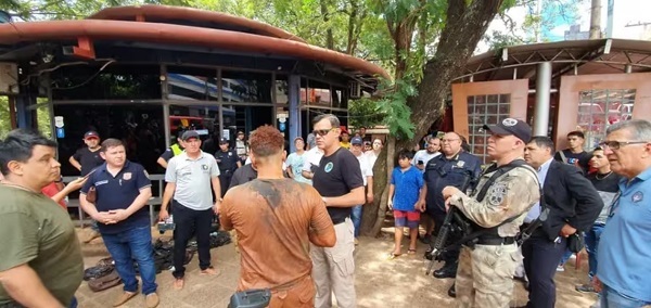 Policía cierra calles y comercios cercanos a la bóveda robada en CDE - ADN Digital