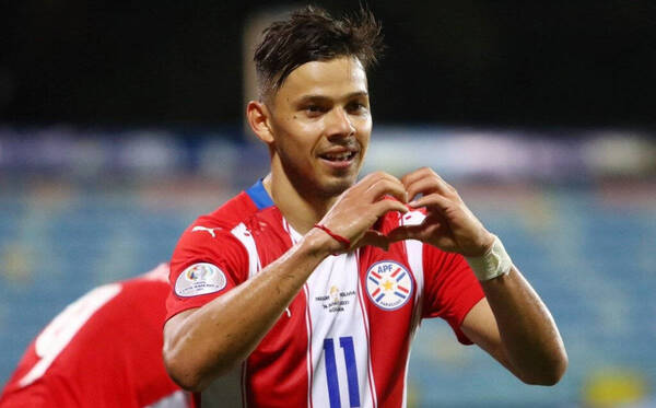 Hoy fue uno de los días más felices para el pelotero Ángel Romero, ¡atendé el porqué!