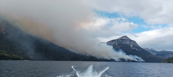 Bariloche bajo humo: Incendios se propagan en la Patagonia | 1000 Noticias