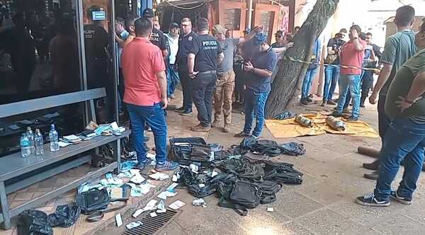 Destruidos: Cambistas de CDE no ven forma de recuperarse del millonario robo - ADN Digital