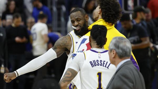 Los Lakers toman impulso