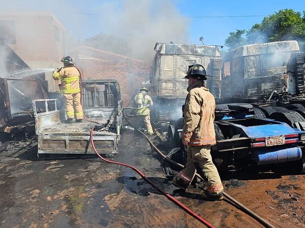 INCENDIO DEJÓ UN FALLECIDO Y DOS HERIDOS - La Voz del Norte