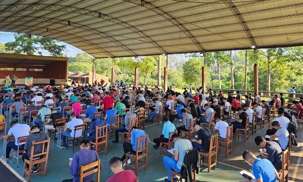 70 lugares codiciados: jóvenes se someten a riguroso examen de admisión en el Centro de Mecanización Agrícola