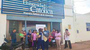 Profesionales buscan validación de títulos en la Católica de Pedro Juan  - Oasis FM 94.3