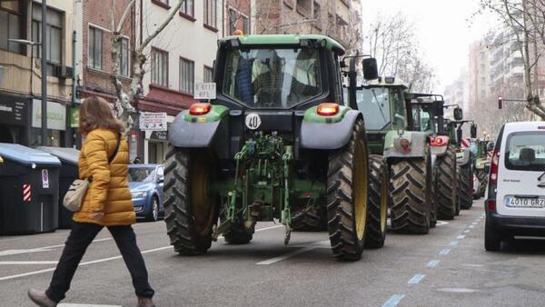 Con cortes de rutas, llega a España la ola de protestas de campesinos de la UE - .::Agencia IP::.