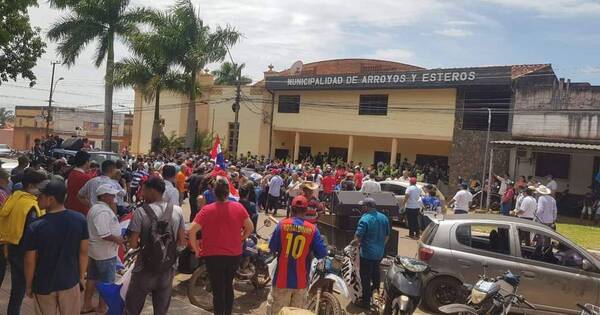 Diario HOY | Basura tóxica sobre humedal: Chilavert pide frenar el crimen ecológico