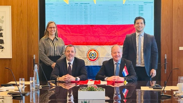 For the first time, Paraguay issues bonds in its local currency - .::Agencia IP::.