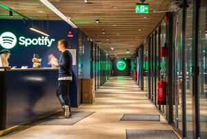 Spotify pierde 532 millones de euros netos en 2023, un 24% m谩s interanual - Revista PLUS