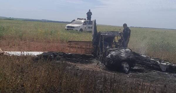 Cayó una avioneta con ¿“piloto fantasma”?: se incineró por completo pero no se sabe quien la volaba