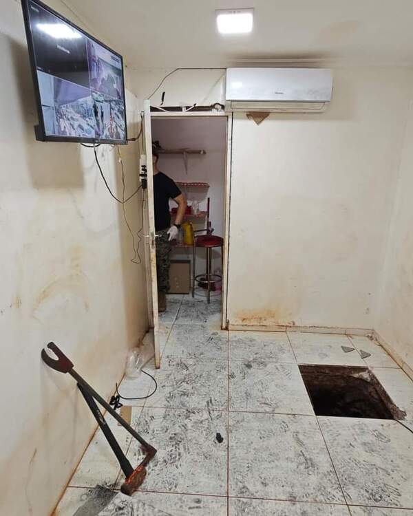 Robo a cambistas: Boca del túnel fue hallada dentro de tienda
