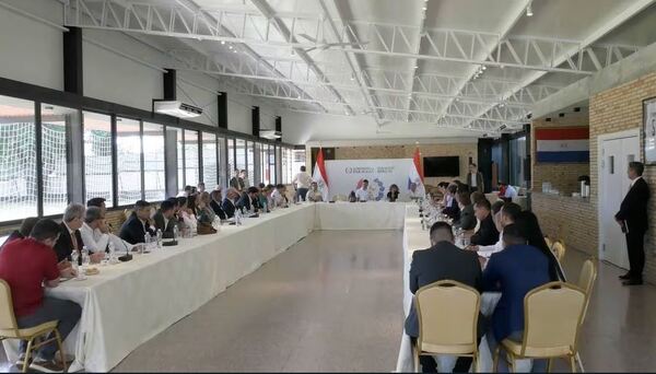 Mesa del Ejecutivo se reunió con 40 intendentes