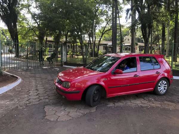 Contribuyentes encontraron cerradas municipalidades de Alto Paraná - ABC en el Este - ABC Color