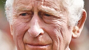 Carlos III tiene cáncer e inicia tratamiento