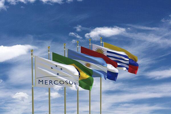 Sin el pacto con el Mercosur, la Uni贸n Europea se arriesga a dejar v铆a libre a China en Suram茅rica - Revista PLUS