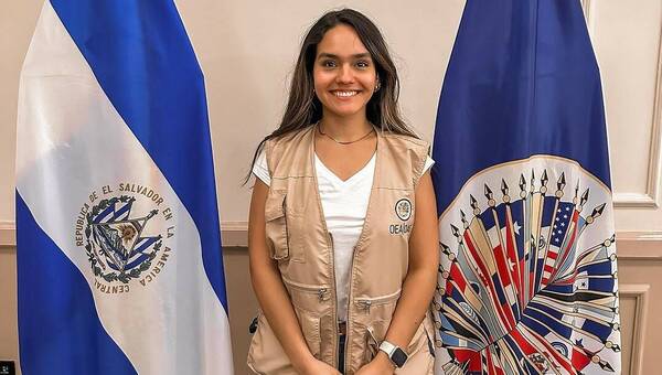 Periodista paraguaya, en las elecciones de El Salvador como observadora de la OEA