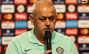 Olimpia cesa a Francisco Arce tras malos resultados en Apertura