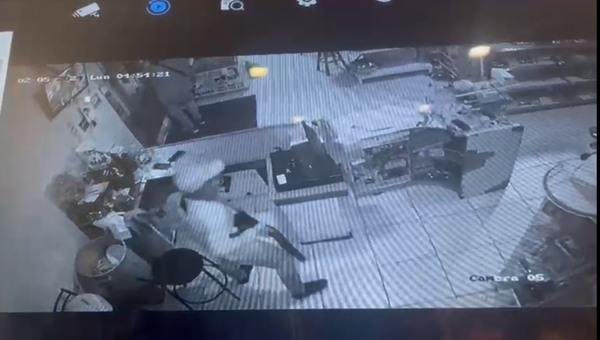 Asalto a mano armada en centro comercial de Arroyito resulta en millonario robo