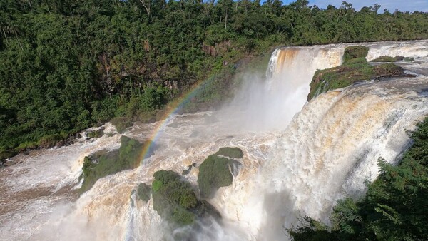 ¿Cuáles son los principales lugares más visitados en Paraguay por turistas y excursionistas?