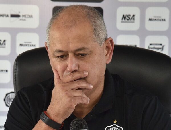 Francisco Arce dejó de ser el técnico de Olimpia · Radio Monumental 1080 AM