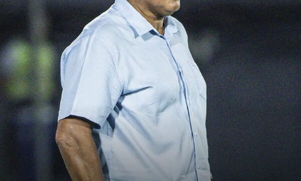 Chiqui Arce ya no es técnico de Olimpia