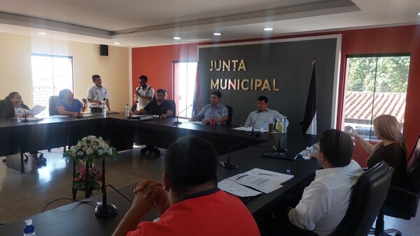 En caldeada sesión, aprueban rendición de cuentas del intendente de Santaní