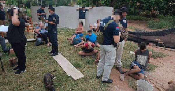 La Nación / Policía allana vivienda y decomisa evidencias