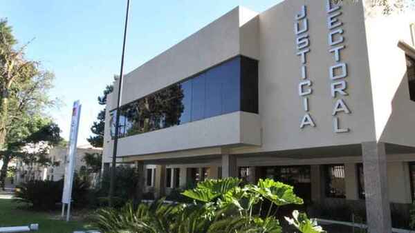 No terminaron el colegio unos 175 funcionarios de la Justicia Electoral
