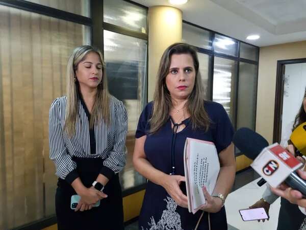 Kattya González incurre en “uso abusivo” de ley contra violencia hacia la mujer, considera abogado Santagada - Política - ABC Color