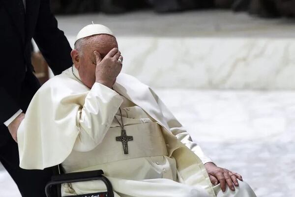 El papa dice que una “hipocresía” criticar la posibilidad de bendecir a las parejas gays - Mundo - ABC Color