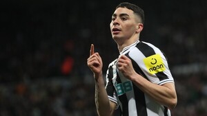 El joven sustituto de Miguel Almirón en el Newcastle