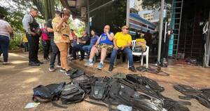 La Nación / Cambio de divisas de calle no es ilícita, pero sí informal, aclaran