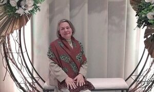 Encuentran sin vida a poetiza y comunicadora: Se presume que la mataron para robarle