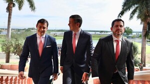 Ovelar llama "revisiones" a reculadas de Peña e ironiza con caso título falso de Rivas