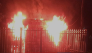 Joven se enojó con su mamá y quemó su vivienda - Noticiero Paraguay