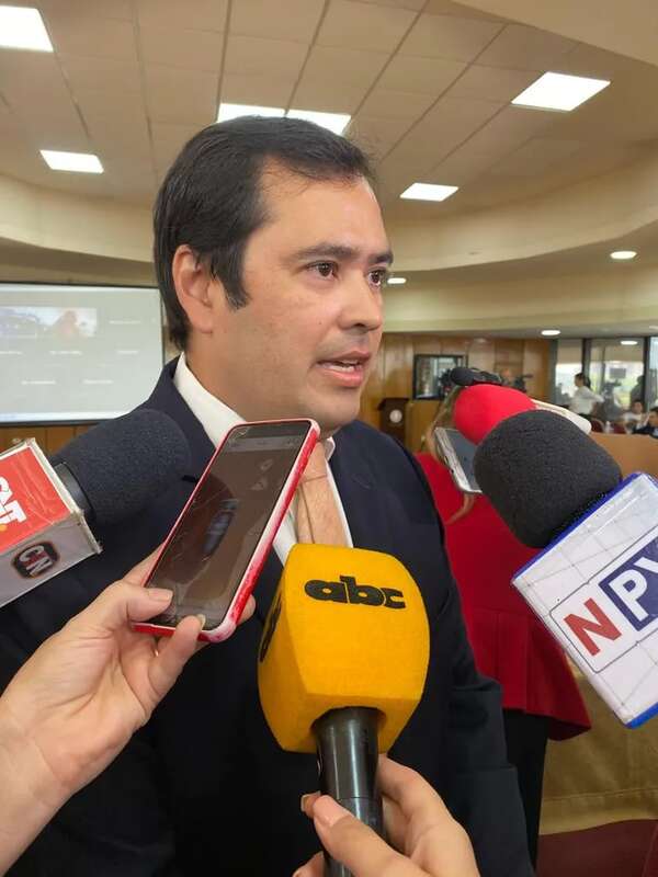 Gamarra niega ataques a Kattya González y dice que denuncia es “chivo expiatorio” - Política - ABC Color