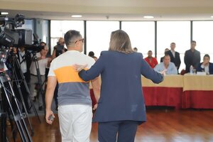 Un hombre ingresó a la sesión de la Comisión Permanente del Congreso y provocó incidentes | 1000 Noticias