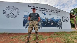 Agente del GEO relata la peligrosa exploración del tunel del megarrobo a cambistas en Ciudad del Este