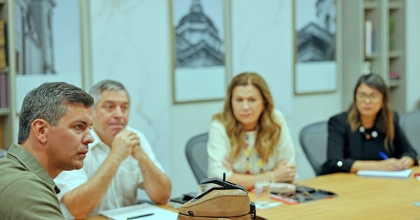 Con el impuesto inmobiliario a los municipios, Peña abre la puerta a una reforma constitucional para meter la reelección