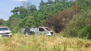 Presumen que furgoneta hallada incinerada se haya utilizado en mega asalto a cambistas - Unicanal